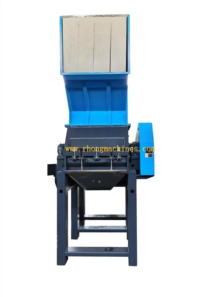 Water-cooled cutting-chamber plastic granulator